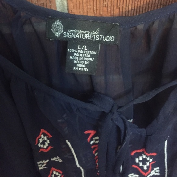 Embroidered top - Picture 2 of 3